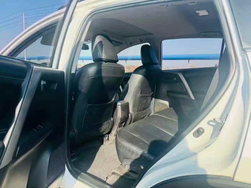济宁17年丰田RAV4荣放5