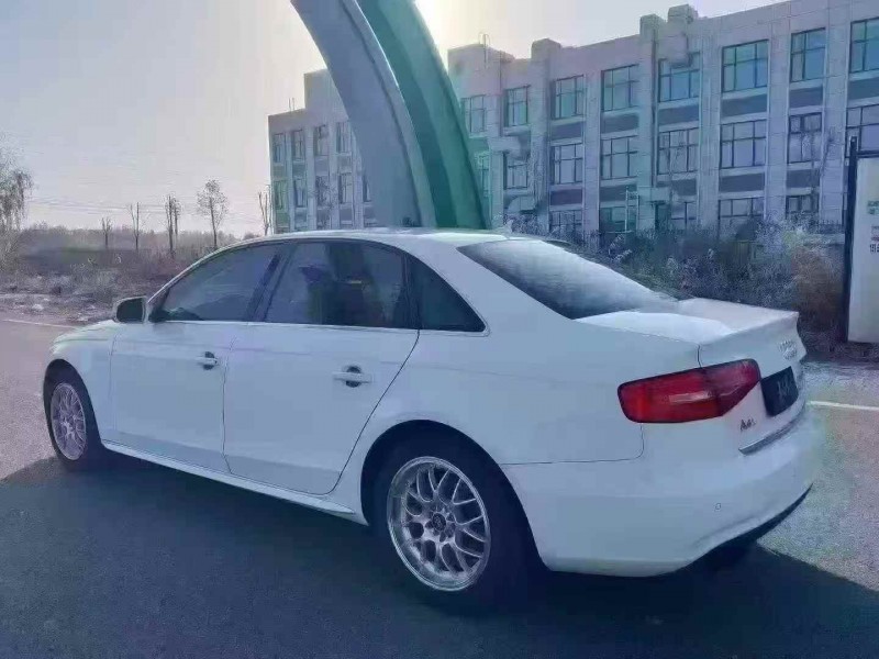 济宁14年奥迪A4L7