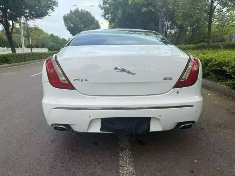 娄底12年捷豹XJL9