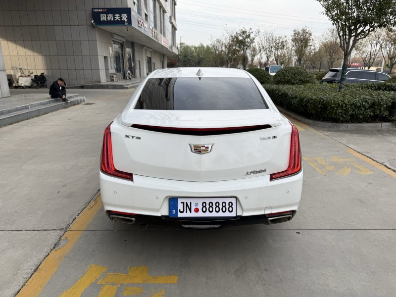 济宁19年凯迪拉克XTS9