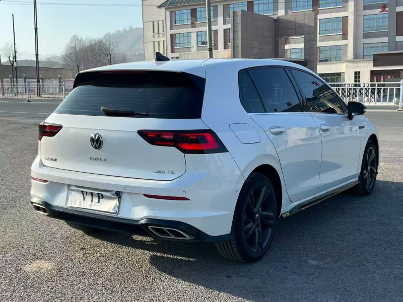 临夏18年宝马5系9