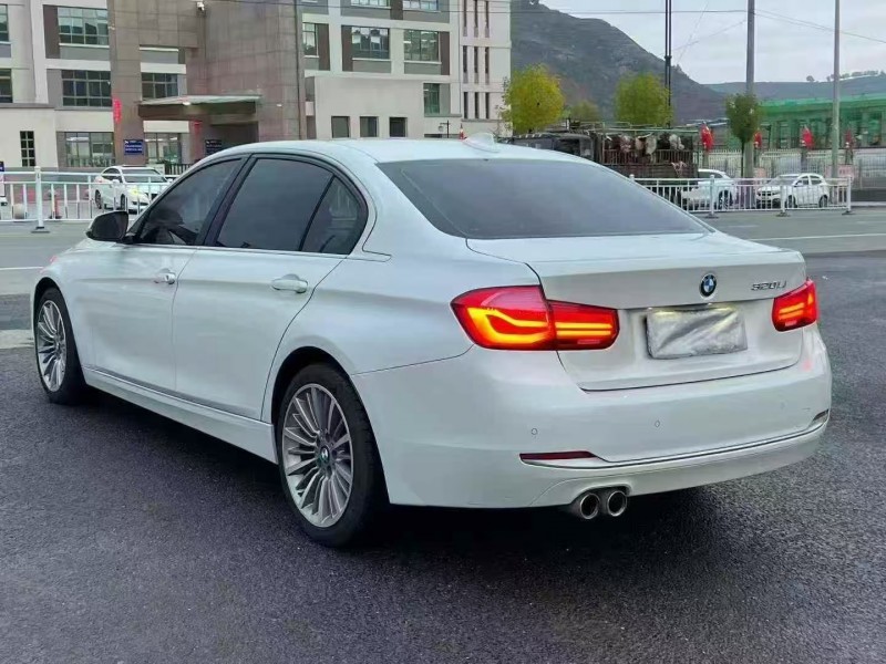 临夏19年宝马3系8