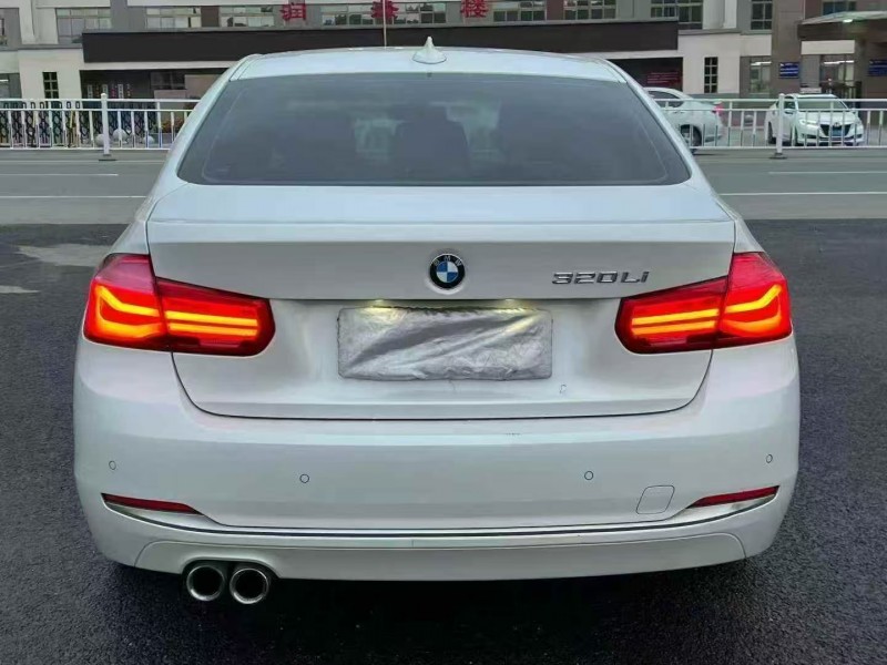 临夏19年宝马3系9