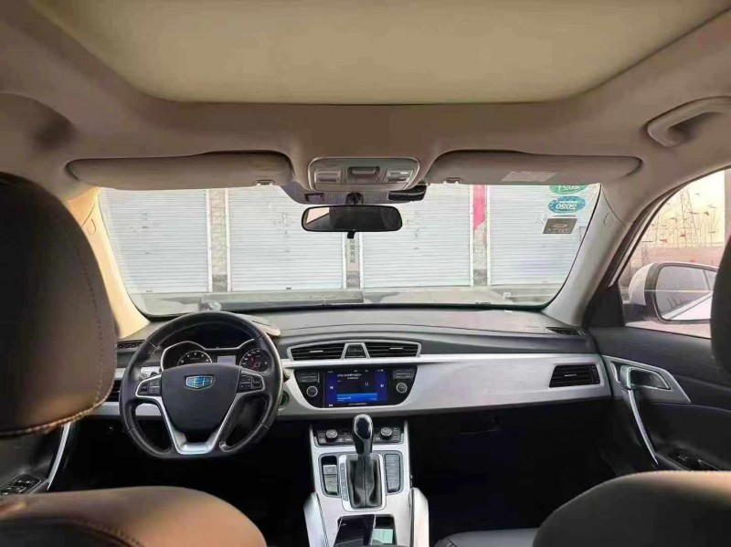 保定17年吉利博越4