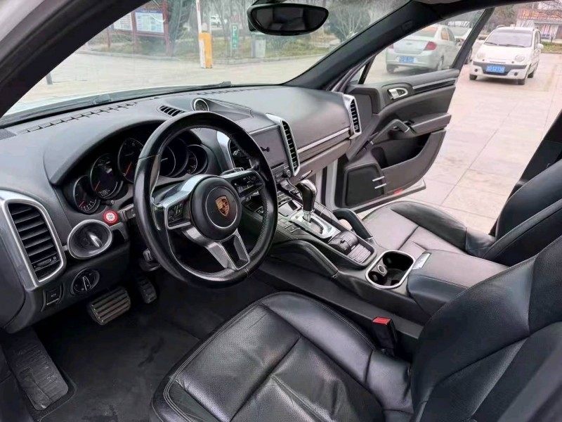 枣庄17年保时捷卡曼8