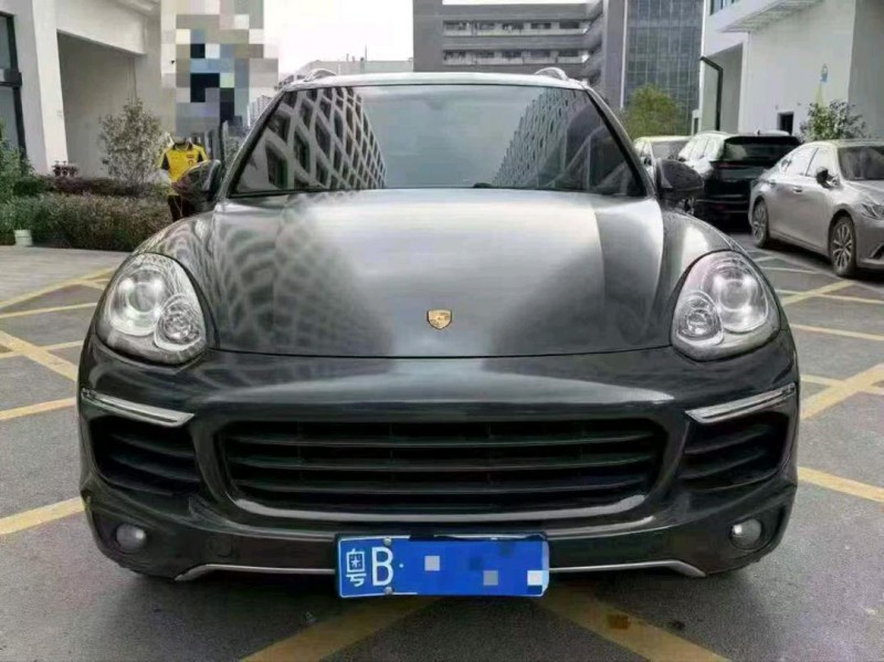 深圳17年保时捷卡宴1