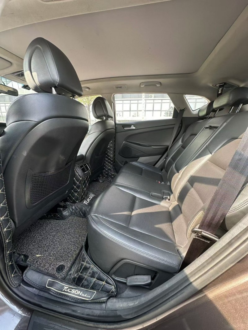 东莞17年现代途胜6