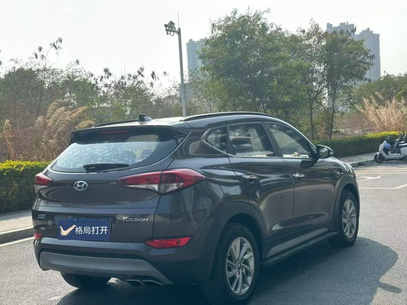 东莞17年现代途胜8