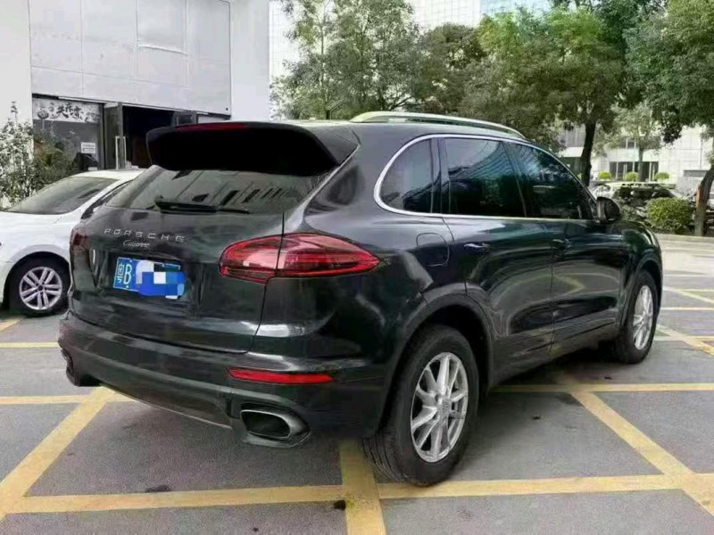 深圳17年保时捷卡宴7