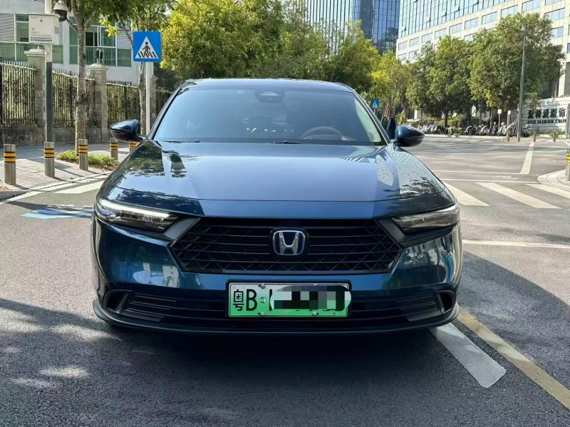 深圳25年本田雅阁1