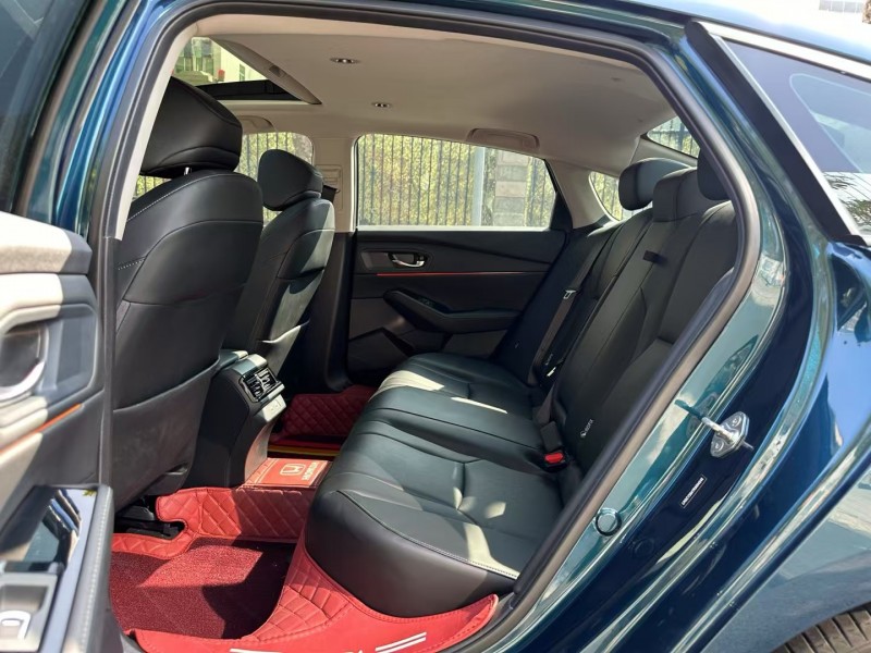 深圳25年本田雅阁5