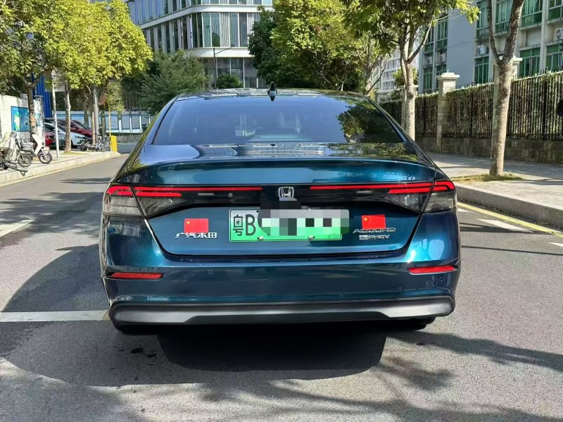 深圳25年本田雅阁8