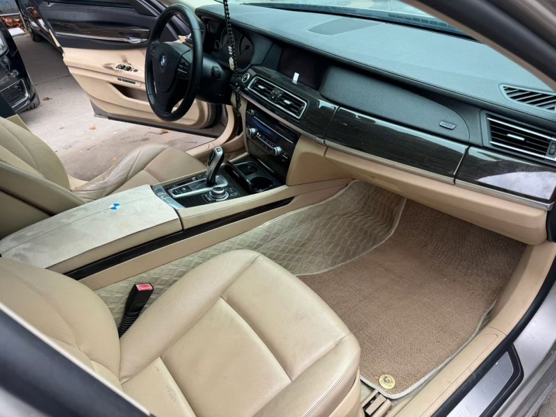 邢台12年宝马7系6