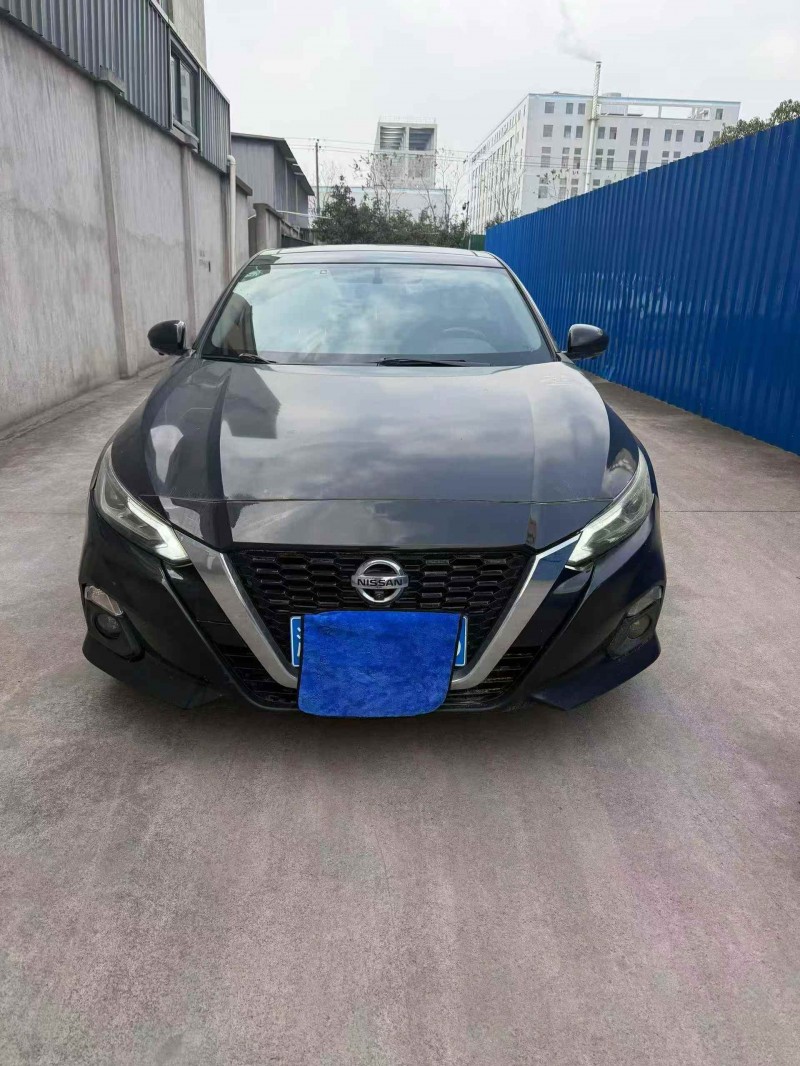 嘉兴19年日产天籁1