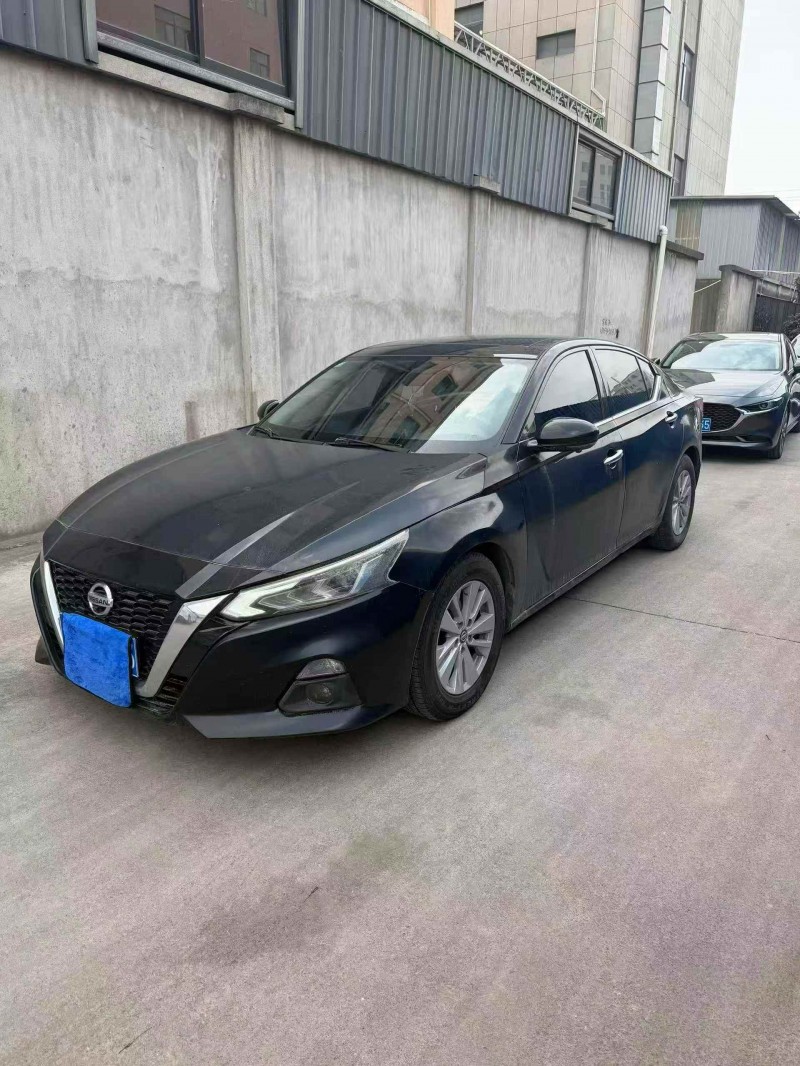 嘉兴19年日产天籁3