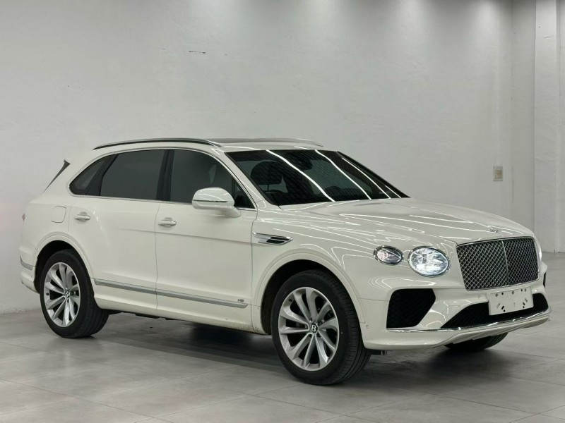 唐山21年宾利添越3