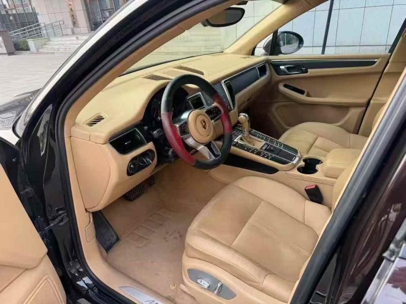 东营16年保时捷Macan4