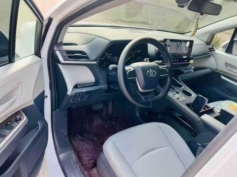 济宁25年丰田格瑞维亚5