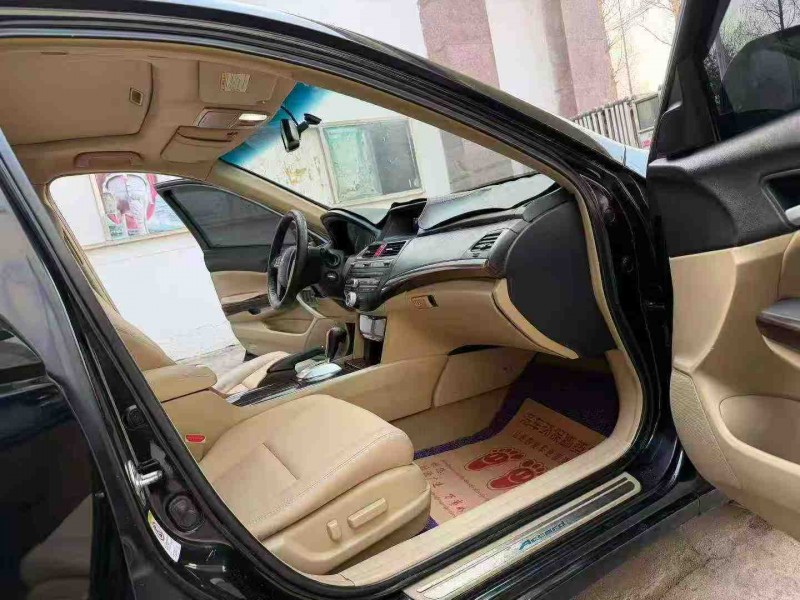 徐州13年本田雅阁6