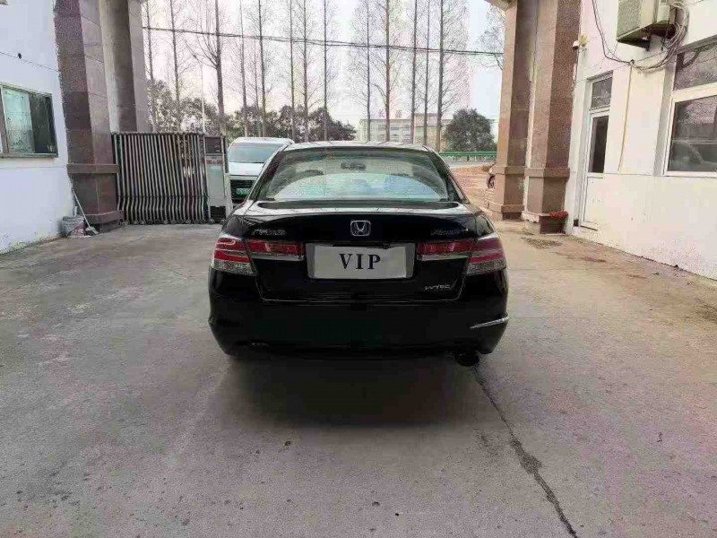 徐州13年本田雅阁9