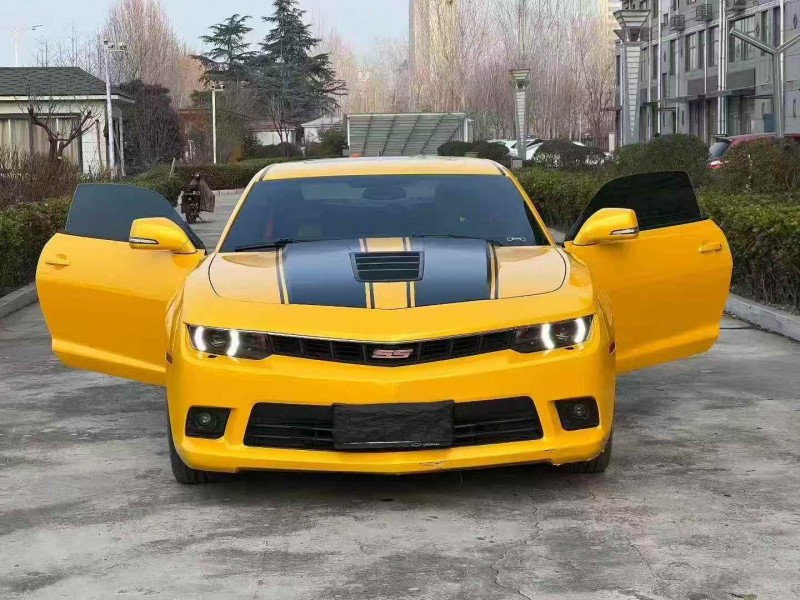 济宁16年雪佛兰科迈罗1