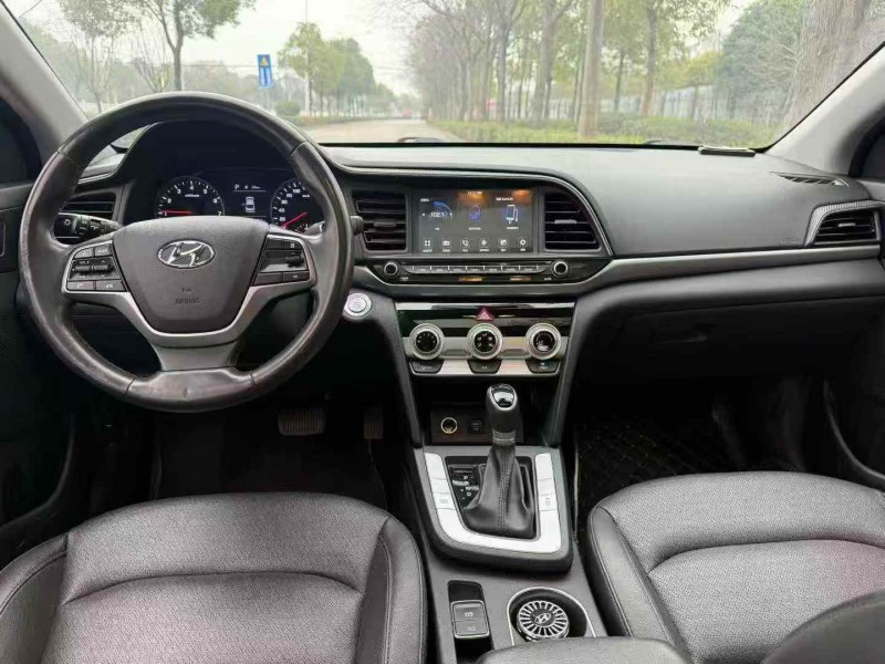 邵阳20年现代领动4