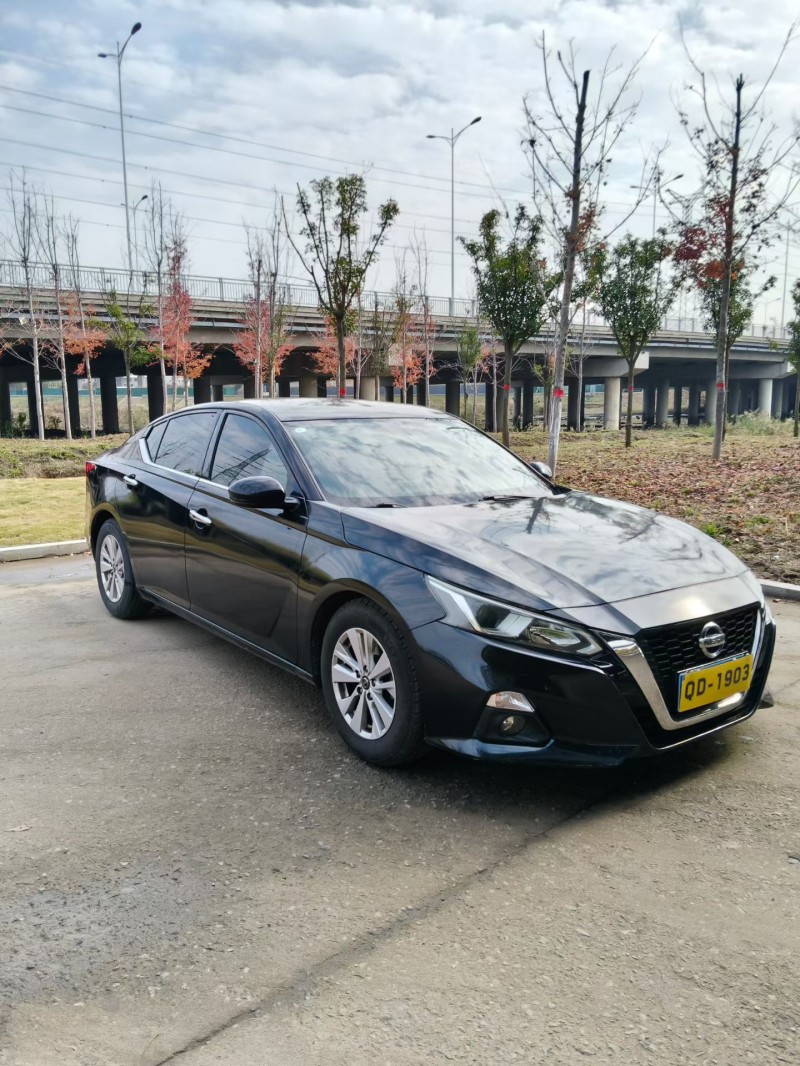 青岛22年日产天籁2