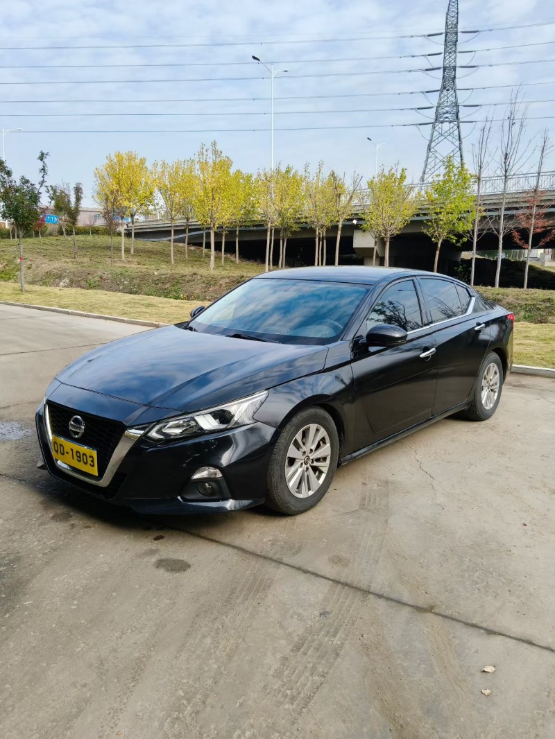 青岛22年日产天籁3