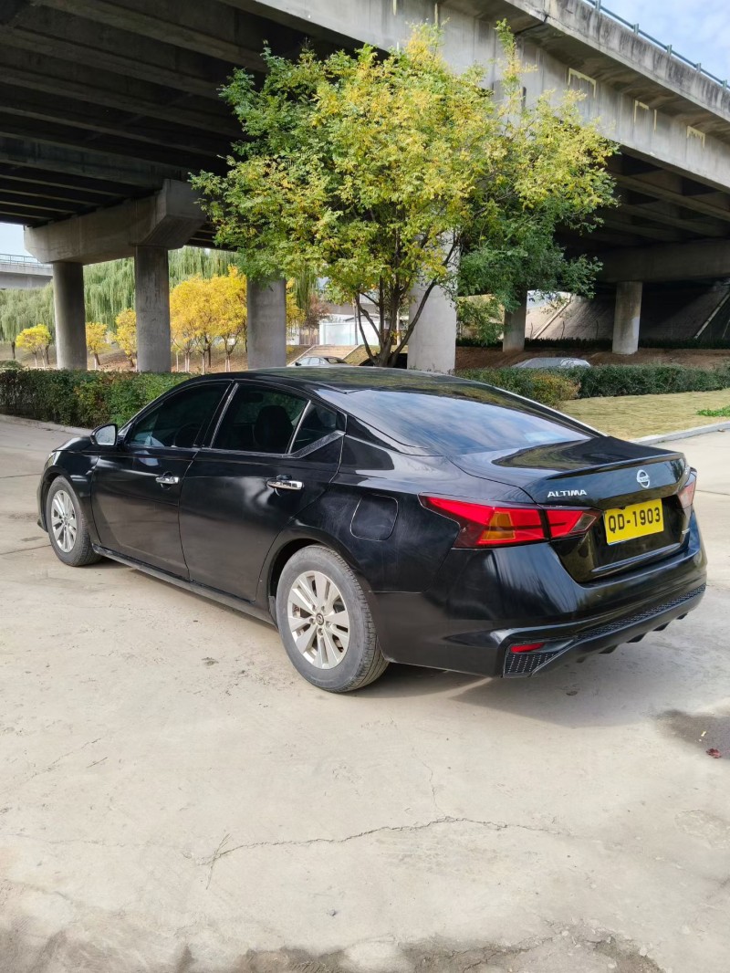 青岛22年日产天籁7