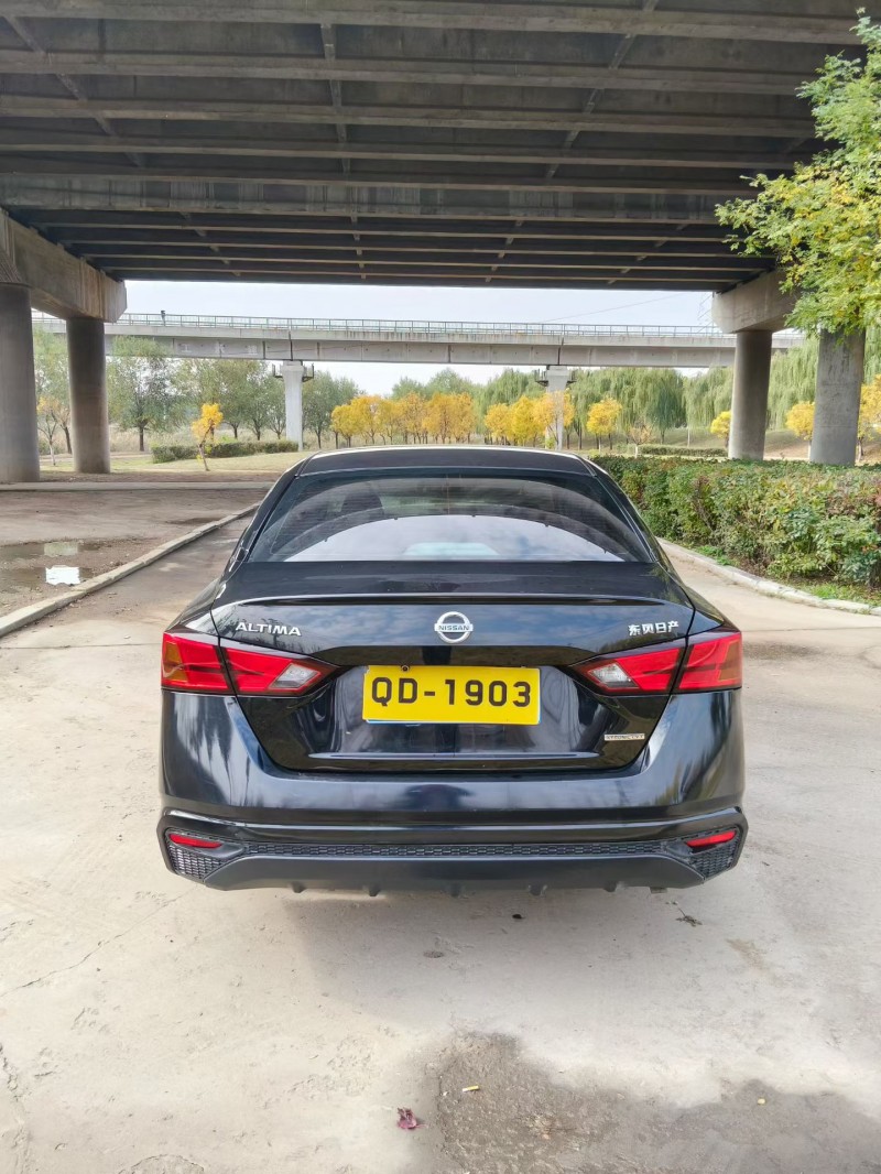 青岛22年日产天籁9