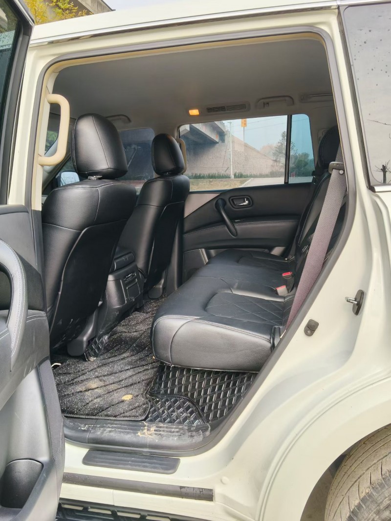 青岛18年日产途乐6