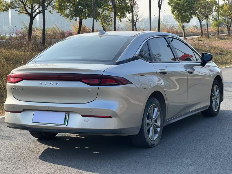 江门23年传祺埃安S8