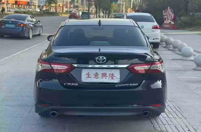 深圳22年丰田凯美瑞9