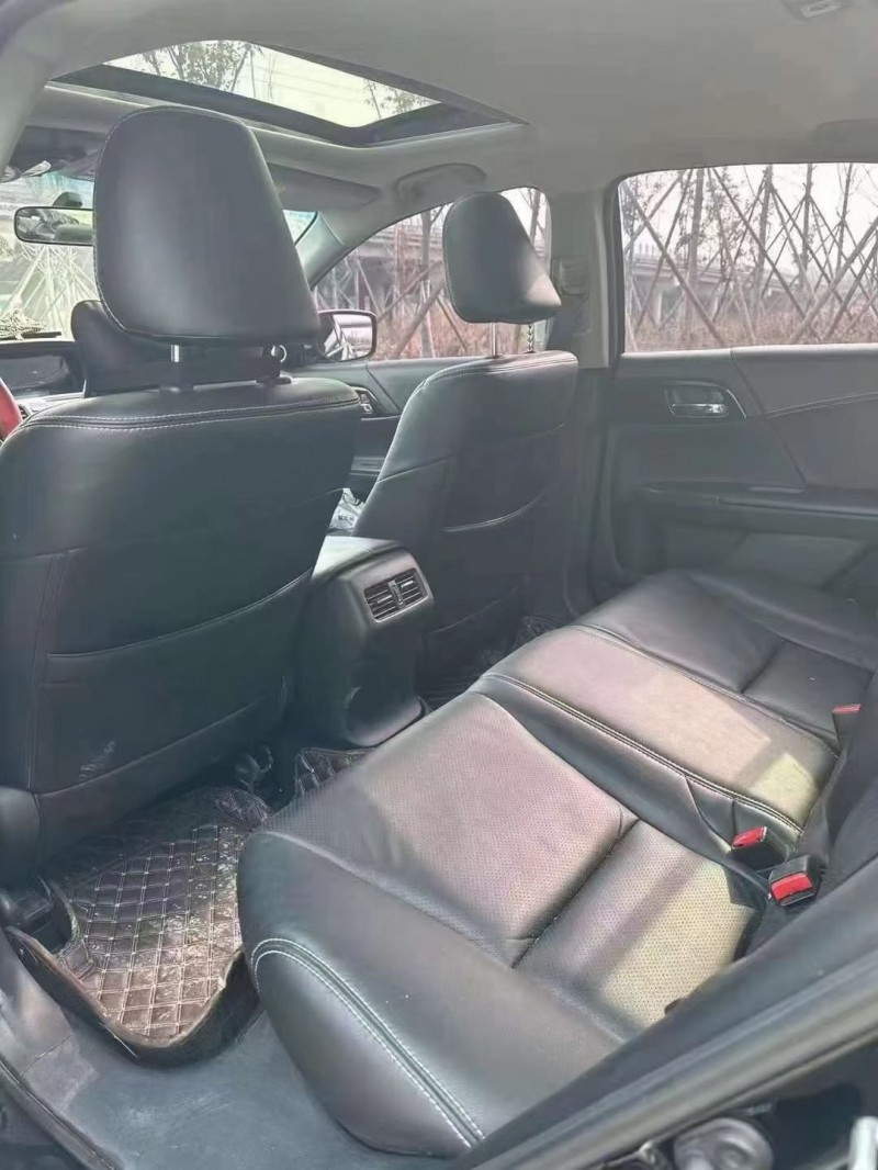 青岛18年本田雅阁5