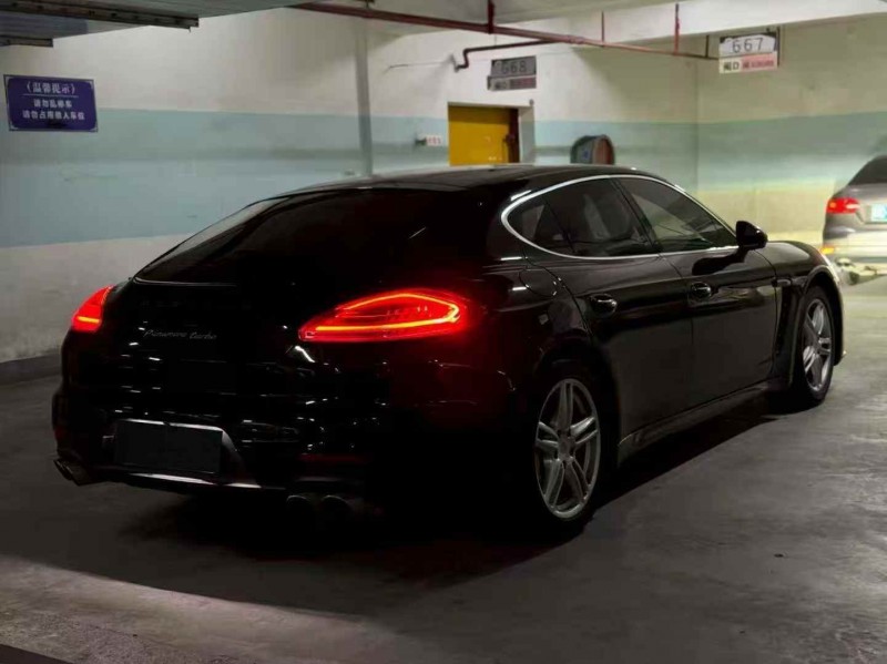 莆田15年保时捷帕拉梅拉8