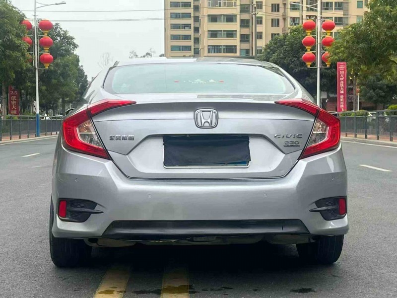 汕头18年本田思域9