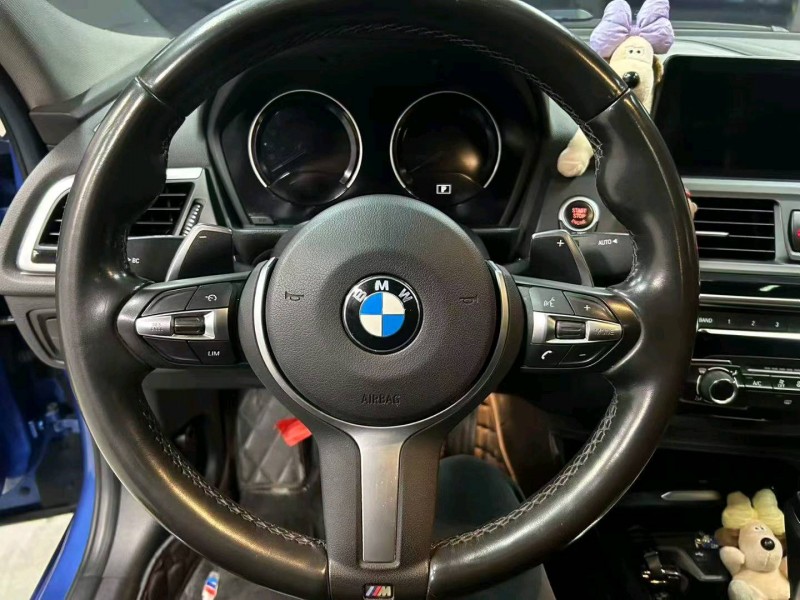 成都19年宝马1系3