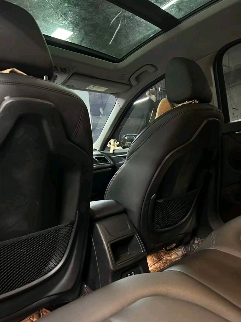 成都19年宝马1系5