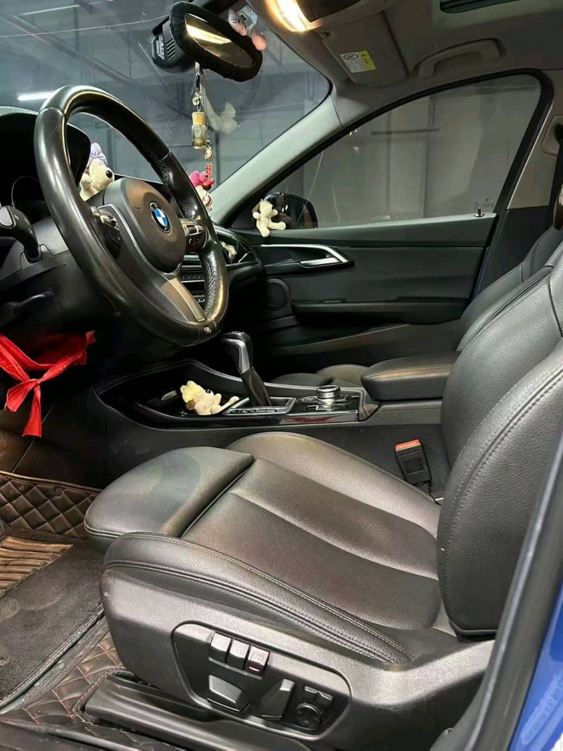 成都19年宝马1系6