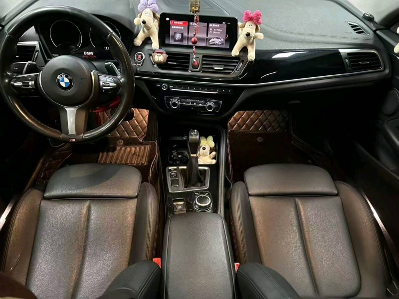 成都19年宝马1系8