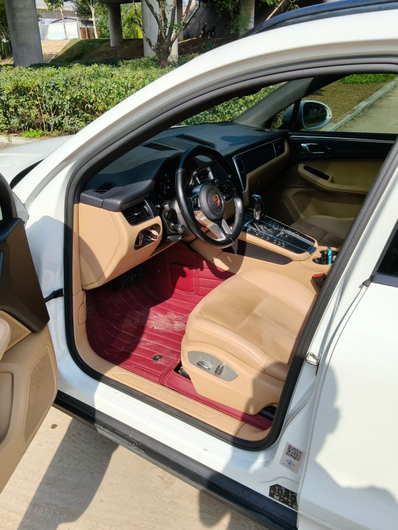 青岛17年保时捷Macan4