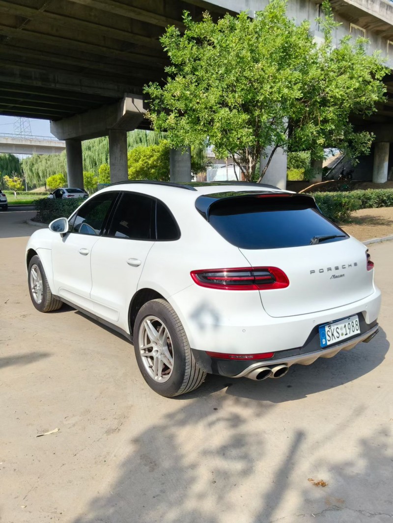 青岛17年保时捷Macan8