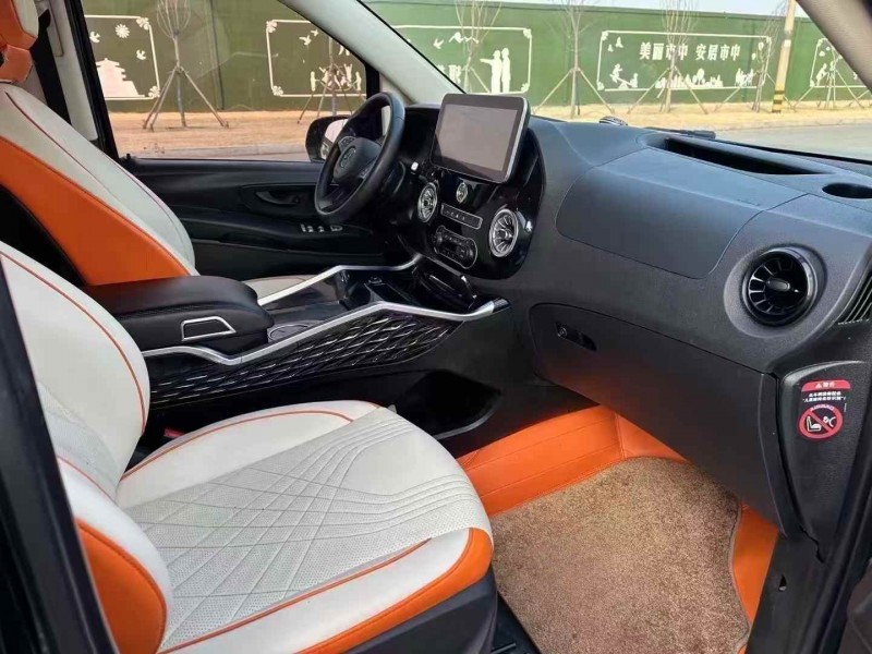 邯郸23年奔驰威霆6