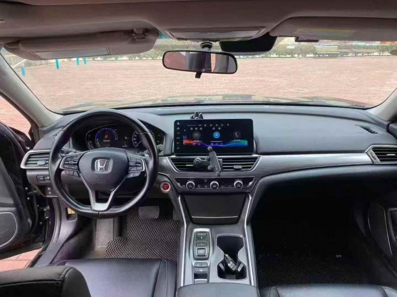 烟台23年本田雅阁6