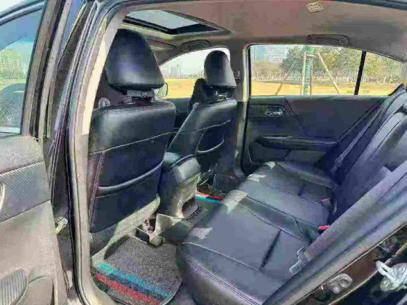 苏州16年本田雅阁6