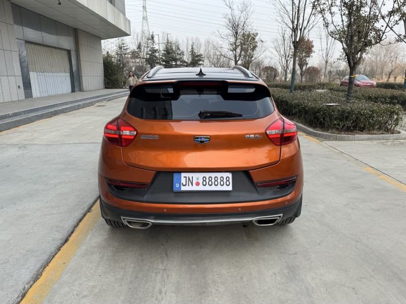 济宁16年吉利帝豪9