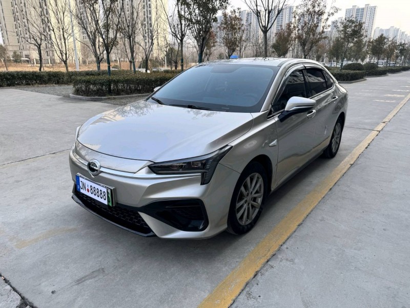 济宁23年传祺埃安S2