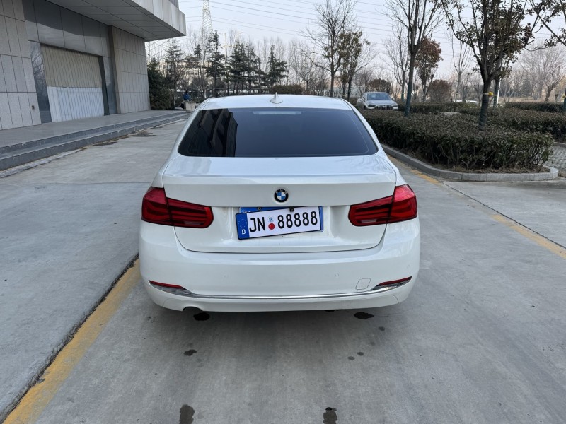 济宁16年宝马3系8