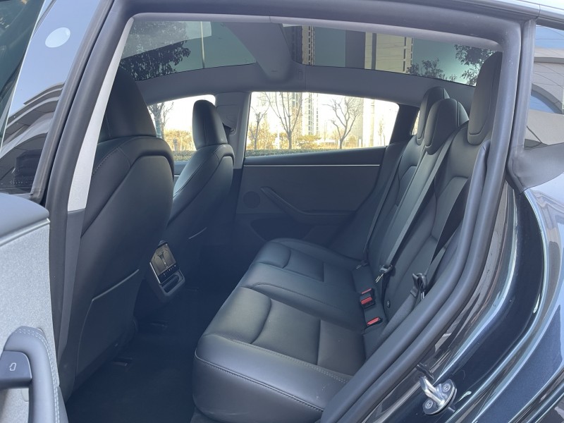 济宁24年特斯拉MODEL 36