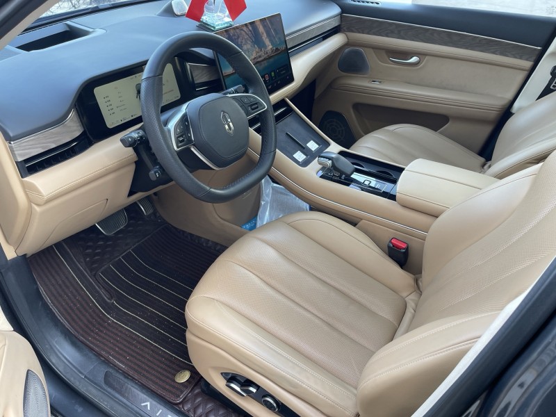 济宁22年华为智选问界6